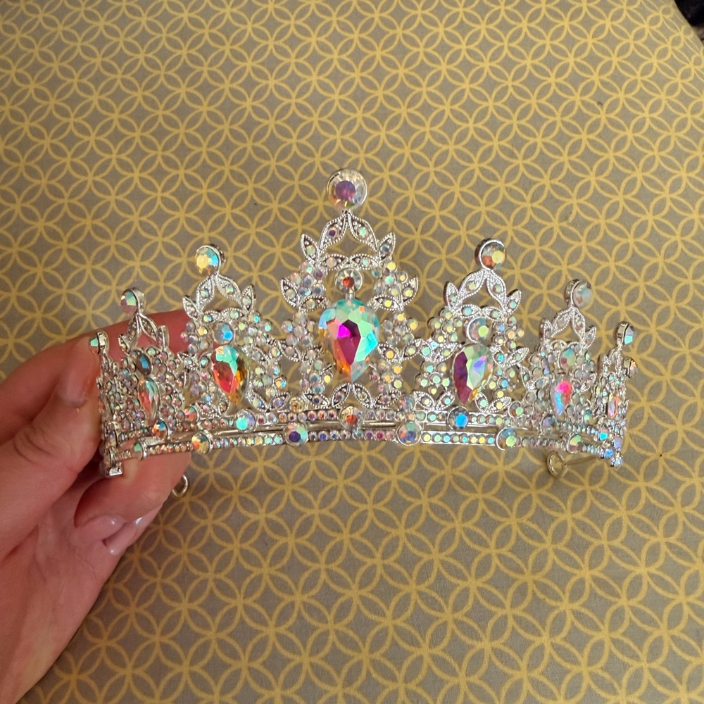 Elegant Silver Tiara with Colorful Gems